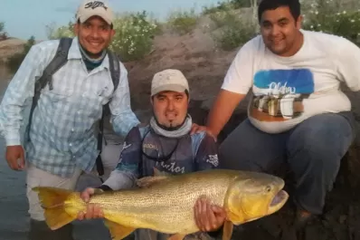 “Davidchuelo”, el influencer de la pesca en Tucumán