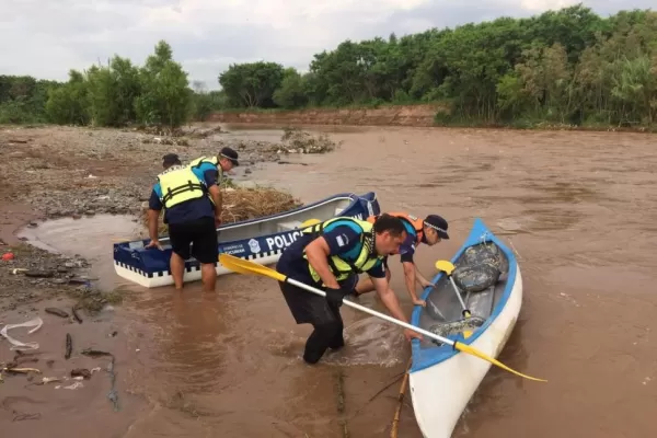 Recorrieron 40 kilómetros del río Salí en canoas, pero no hay rastros de Brian Galván