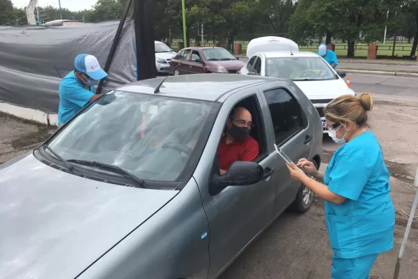 Covid-19: los mayores de 70 todavía se pueden inscribir vía internet para recibir la vacuna