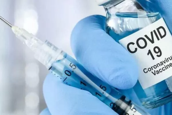Covid-19: vacunas de Pfizer y Moderna mostraron menos eficacia ante la cepa sudafricana