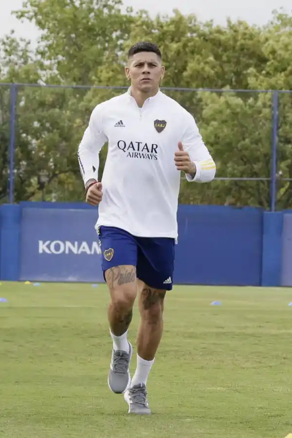 EXPERIENCIA. Marcos Rojo es una de las caras nueva que tiene el “Xeneize”.  