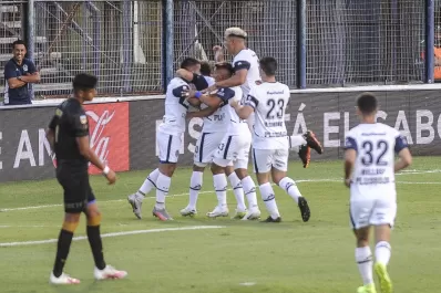 Gimnasia goleó a Talleres en el arranque de la segunda fecha de la Copa de la Liga