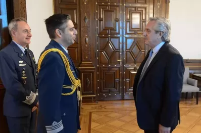 La Fuerza Aérea apartó al edecán presidencial detenido por intentar viajar con un arma oculta en su valija