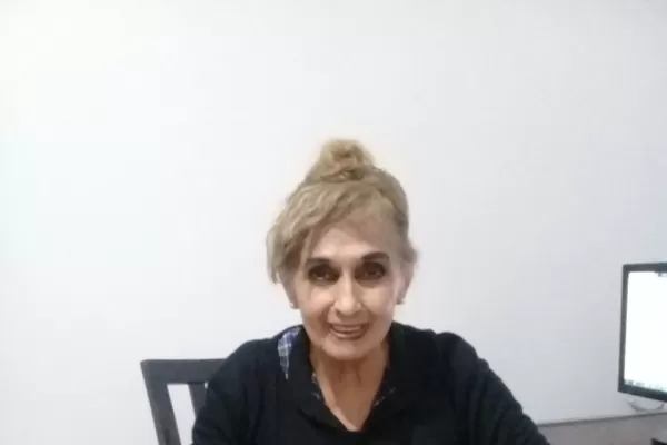 Nelly Elías de Benavente, enredada en los hilos sutiles de la poesía