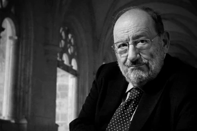 Publican un libro con escritos periodísticos de Umberto Eco