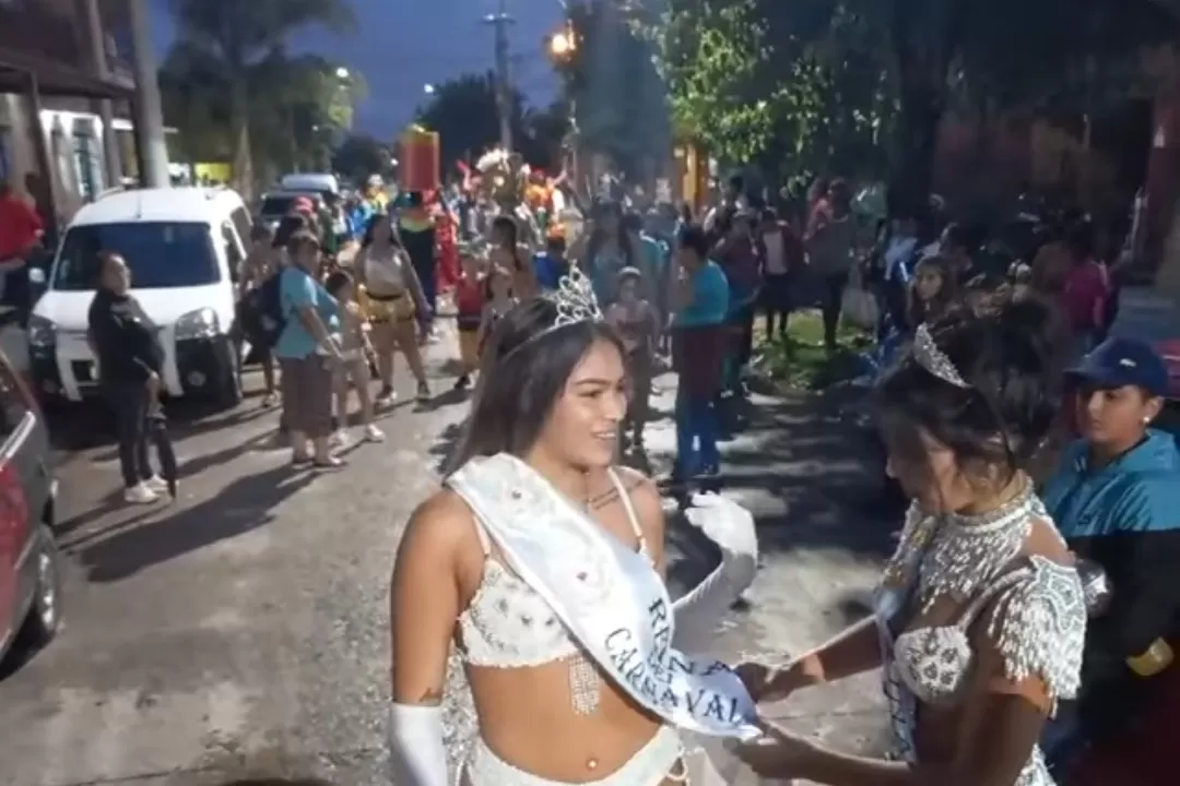 Carnaval y elección de la reina en barrio Echeverría.