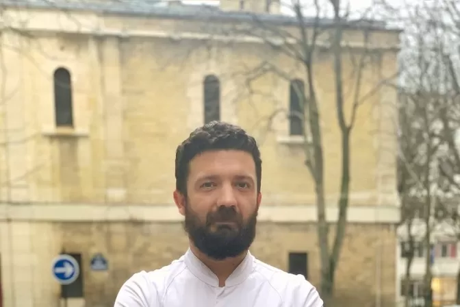 En busca de un sueño: un chef tucumano vendió su negocio para cocinar en París