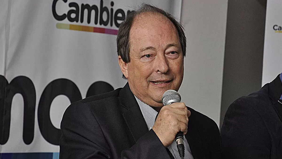 El ex senador Ernesto Sanz fue internado con Covid-19
