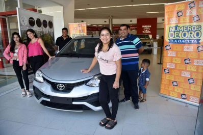 La flamante ganadora del 0km ya disfruta de su auto