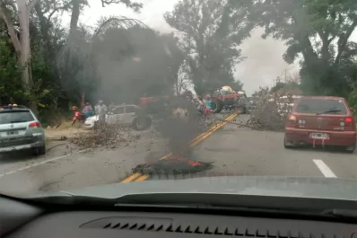 Tabacaleros cortan la 38, a la altura de La Invernada