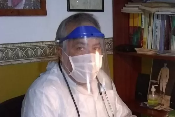 El director de Salud pidió que se investiguen vacunaciones VIP y le presentó la renuncia a Alfaro