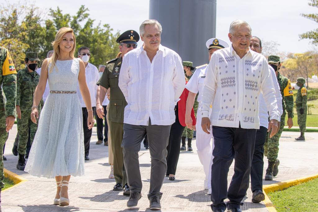 JUNTO A LA PRIMERA DAMA. Fabiola Yañez acompañó al presidente en su viaje a México.