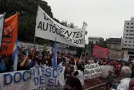 Multitudinaria marcha de la Mesa de la Unidad Docente