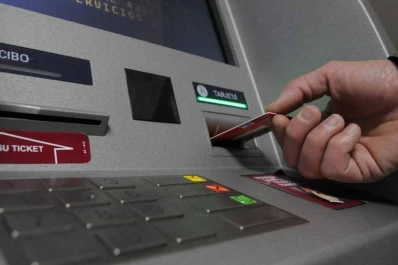 Se inicia el pago del 20% para empleados estatales de la Provincia