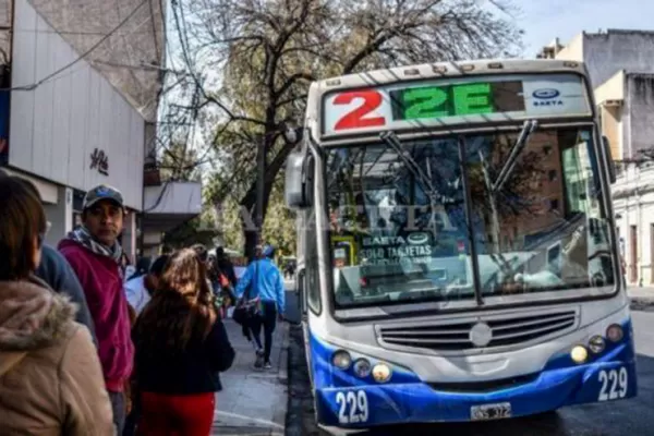 Entre las 7 y las 8.30, el transporte público de Salta sólo llevará estudiantes y personal educativo