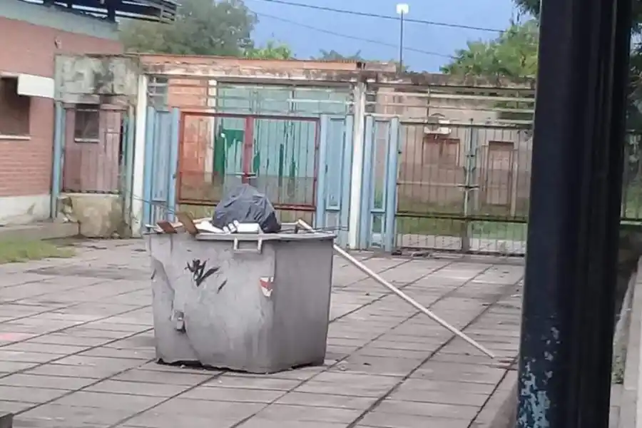 ESCUELA ISAURO ARANCIBIA.