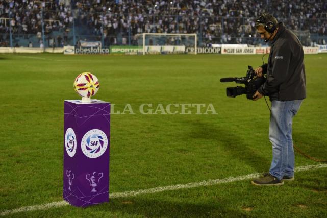 Vuelve El Futbol Gratuito A La Tv Publica Hoy Juegan Argentinos Velez La Gaceta Tucuman