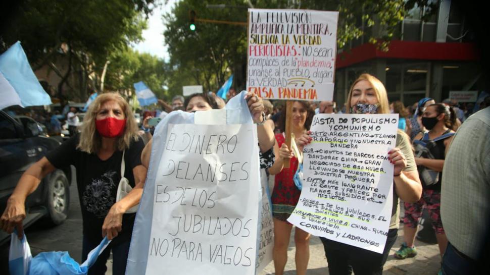 EN MENDOZA. Asistieron dirigentes de la oposición nacional. lavoz.com.ar