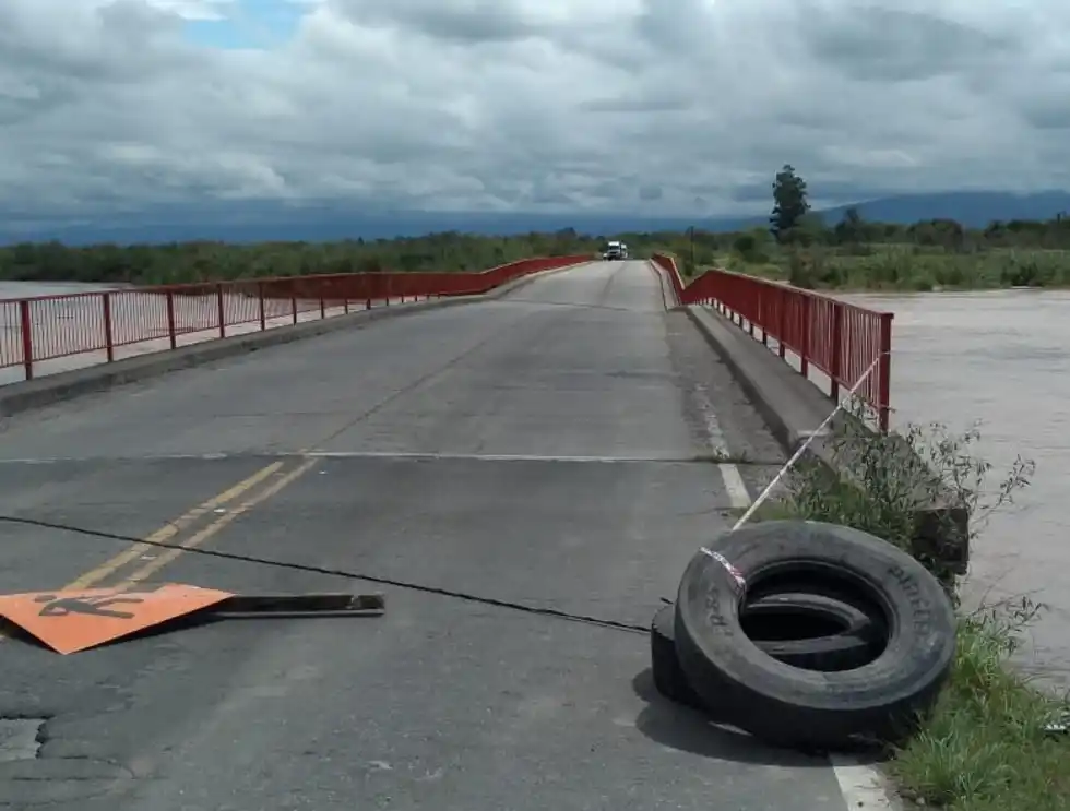 RUTA 321. El puente está ubicado a la altura del ingreso a Los Bulacio.