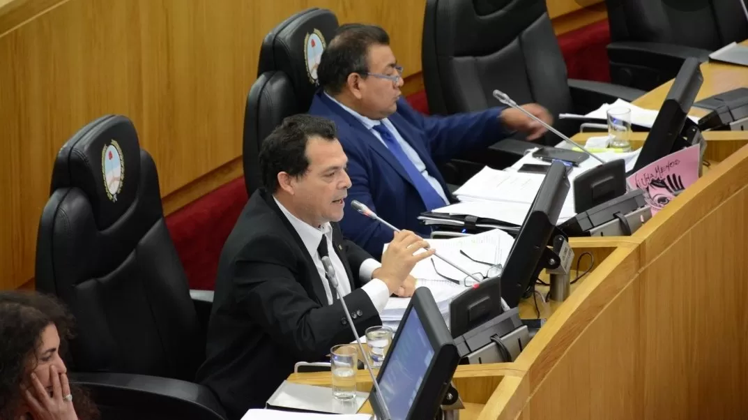 EDUARDO COBOS. Legislador del jaldismo, en una sesión de 2019. Foto: Twitter @LaloLegislador