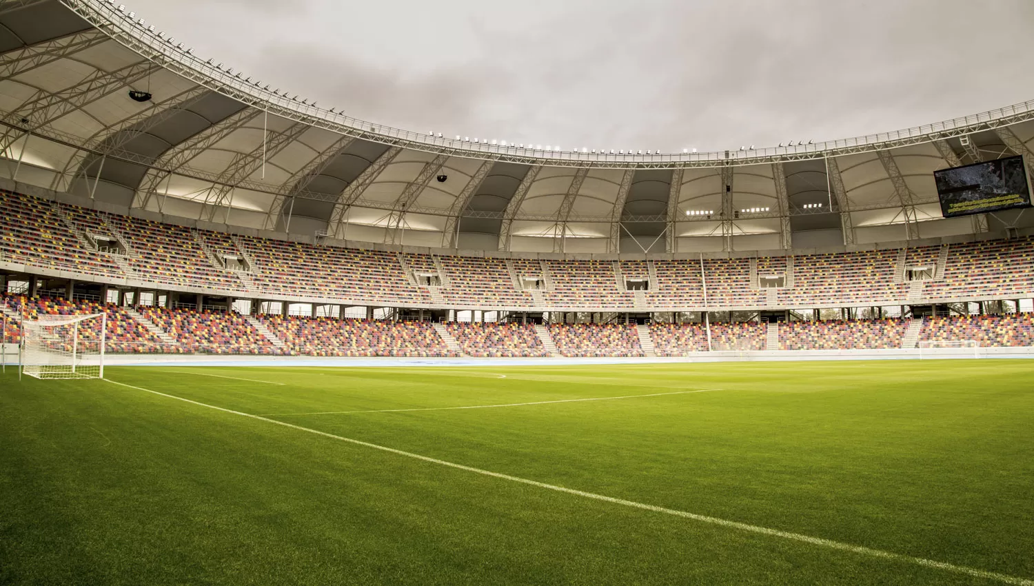 EN SANTIAGO. El partido entre Racing y River será el estreno oficial del Estadio Único de Santiago.