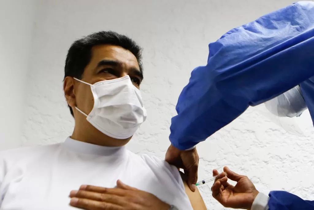 Covid-19: Maduro recibió la primera dosis de la vacuna Sputnik V