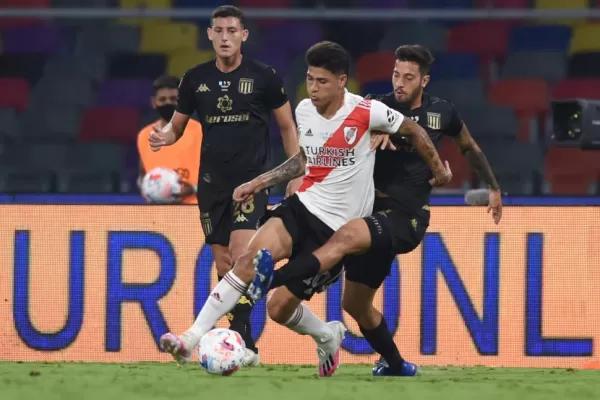 River y Racing vuelven a escena, en un día atípico para los dos