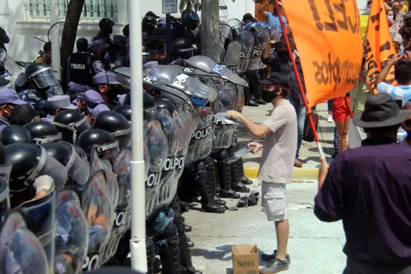 Un ministro de Formosa dijo que no fue pacífica la protesta y reivindicó la fase 1