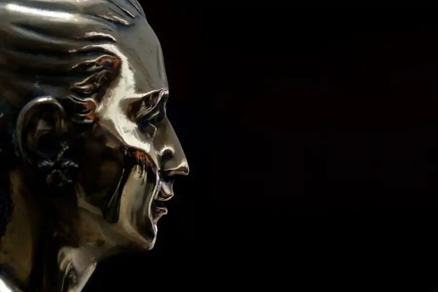 LA DIOSA DÉMETER.  Ubicada en la Casa Masónica de calle 9 de Julio. 