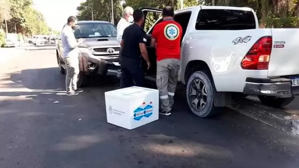 El ministro de Salud de Corrientes chocó una camioneta en la que llevaba vacunas