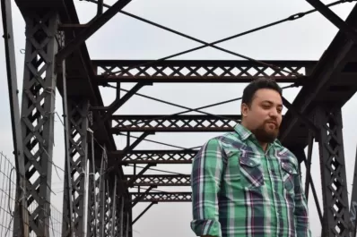 Juan Carlos Denis: “la filosofía se lleva por delante los problemas”