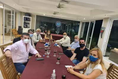 Manzur recibió el apoyo político de funcionarios y legisladores del Frente de Todos