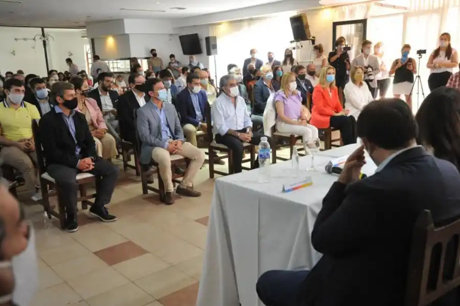 REGRESO. Alfaro (centro) volvió a mostrarse junto al macrismo y a la UCR, tras su alejamiento de Cambiemos. la gaceta / fotos de antonio ferroni 