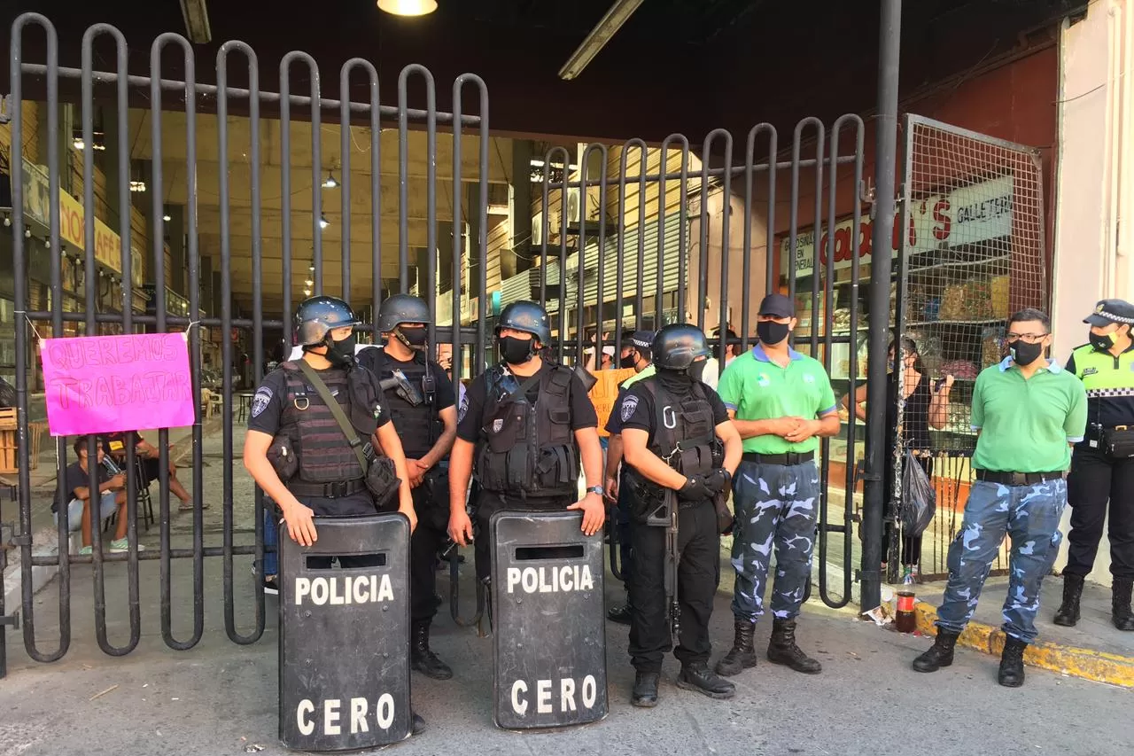 El Mercado del Norte permanece con custodia policial.
