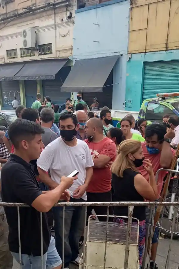 SOLO PUEDEN INGRESAR POCAS PERSONAS, EN GRUPOS. FOTO FLORENCIA ZURITA