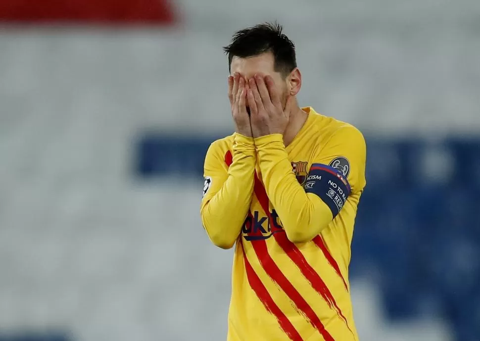 DECEPCIÓN. Barcelona quedó eliminado en octavos de final de la Champions y Messi lo sufrió en carne propia. 