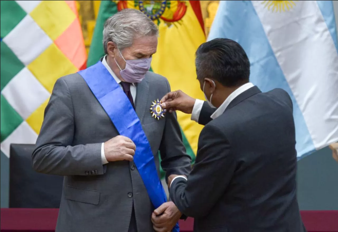 Bolivia condecoró a Felipe Solá por el accionar de Argentina tras el golpe de Estado contra Evo Morales