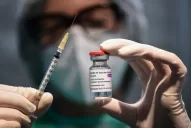 Qué dice la OMS sobre la suspensión del uso de la vacuna de AstraZeneca en países europeos