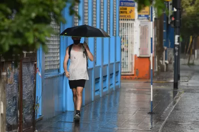 Tucumán continúa bajo alerta por posibles fuertes tormentas