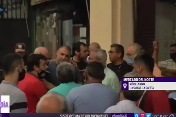Se registraron momentos de tensión en la puerta del Mercado del Norte