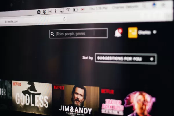 ¿Cómo haría Netflix para evitar que se compartan las contraseñas?