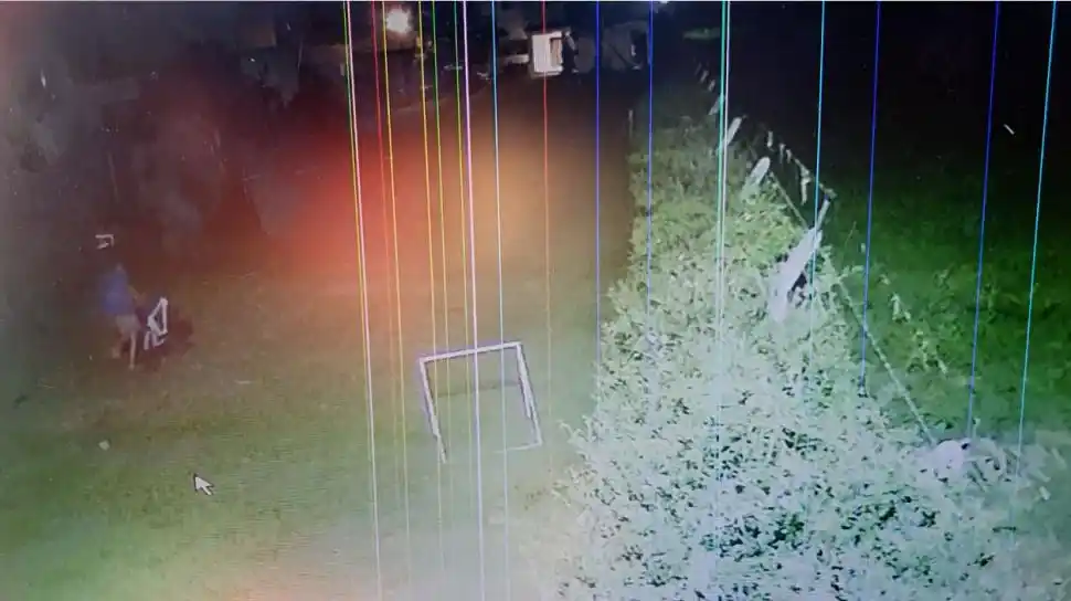 CAPTADOS. Las cámaras de seguridad pescaron a un menor robando.