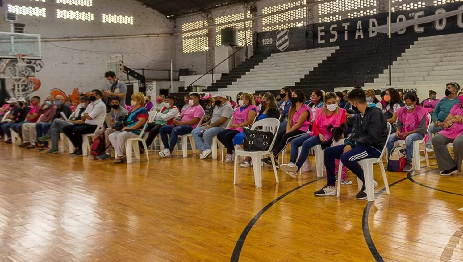 El encuentro de Barrios de Pie fue en el club Estudiantes.