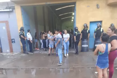 Desalojan la fiesta de un miembro del clan Toro cuando actuaba Cachumba