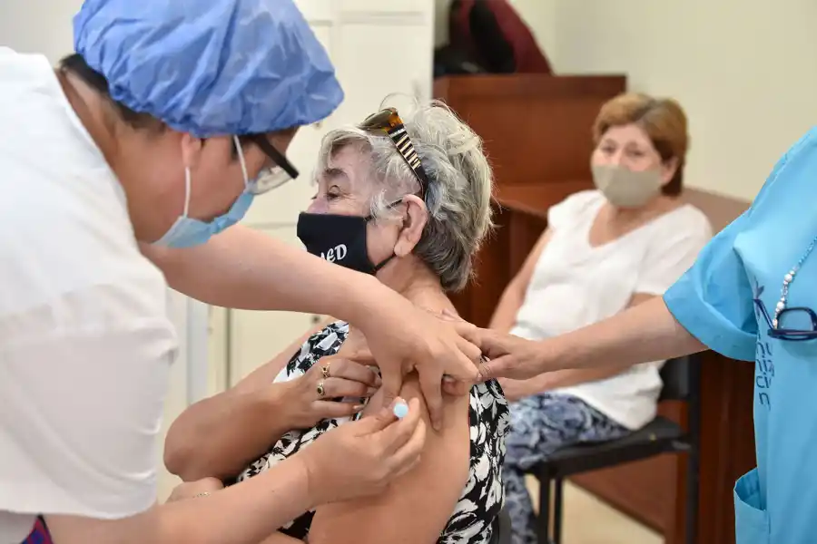MAYORES. Los turnos del jueves y viernes, pasan para hoy y mañana. LA GACETA/FOTO DE INÉS QUINTEROS ORIO 