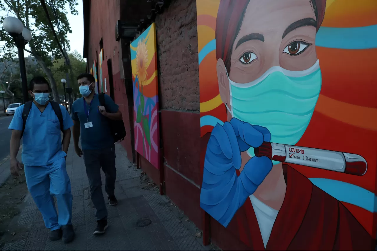 CHILE. El país trasandino endurece las restricciones para contener el avance del coronavirus.