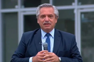 Alberto Fernández: “los violentos tiran piedras; nosotros 'tiramos' obras y vacunas