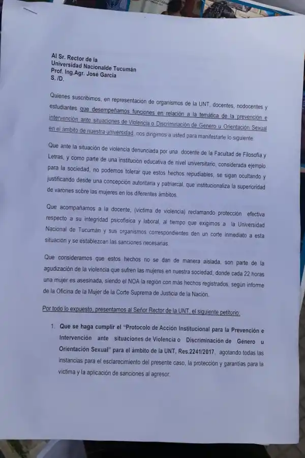Protesta frente al Rectorado: basta de violencia y de acoso en la UNT