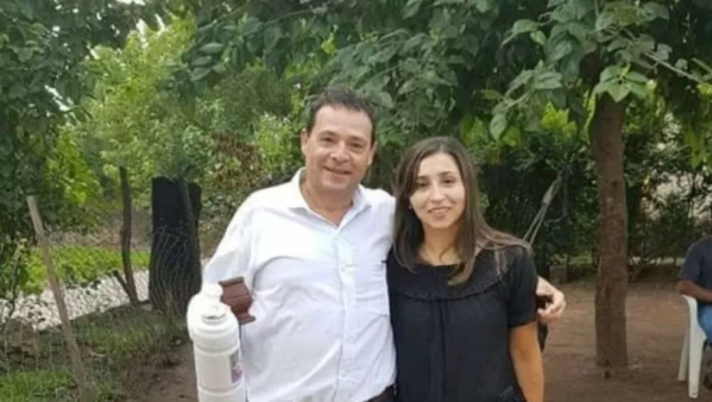 NUEVA LEGISLADORA. Maia Martínez abraza a Cobos. Facebook