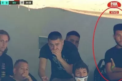 El hijo de Riquelme volvió de Cancún con los jóvenes con covid-19 y estuvo en la Bombonera